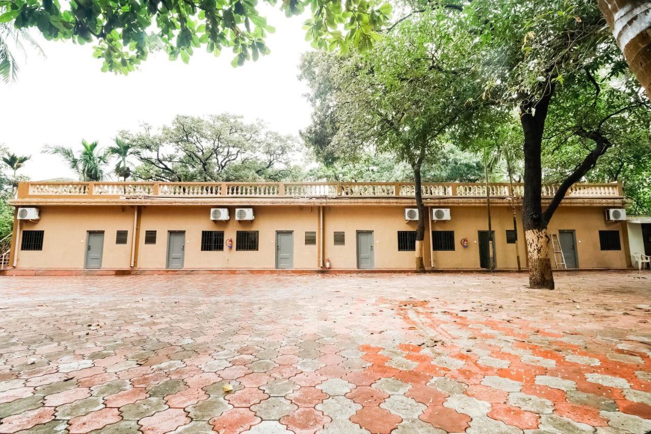Oyo Flagship 62835 Oriental Rooms And Banquet Madh Church - Mumbai, Mumbai
